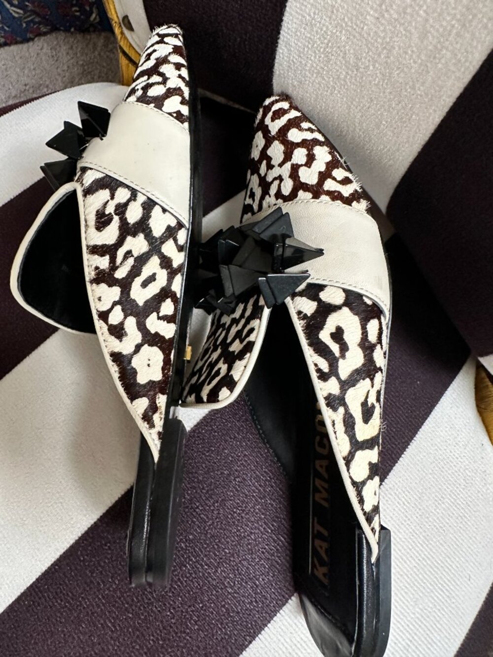 Kat Maconie Issa Black White Calf Hair Pointed Toe Mules Sz 7 - Picture 10 of 11